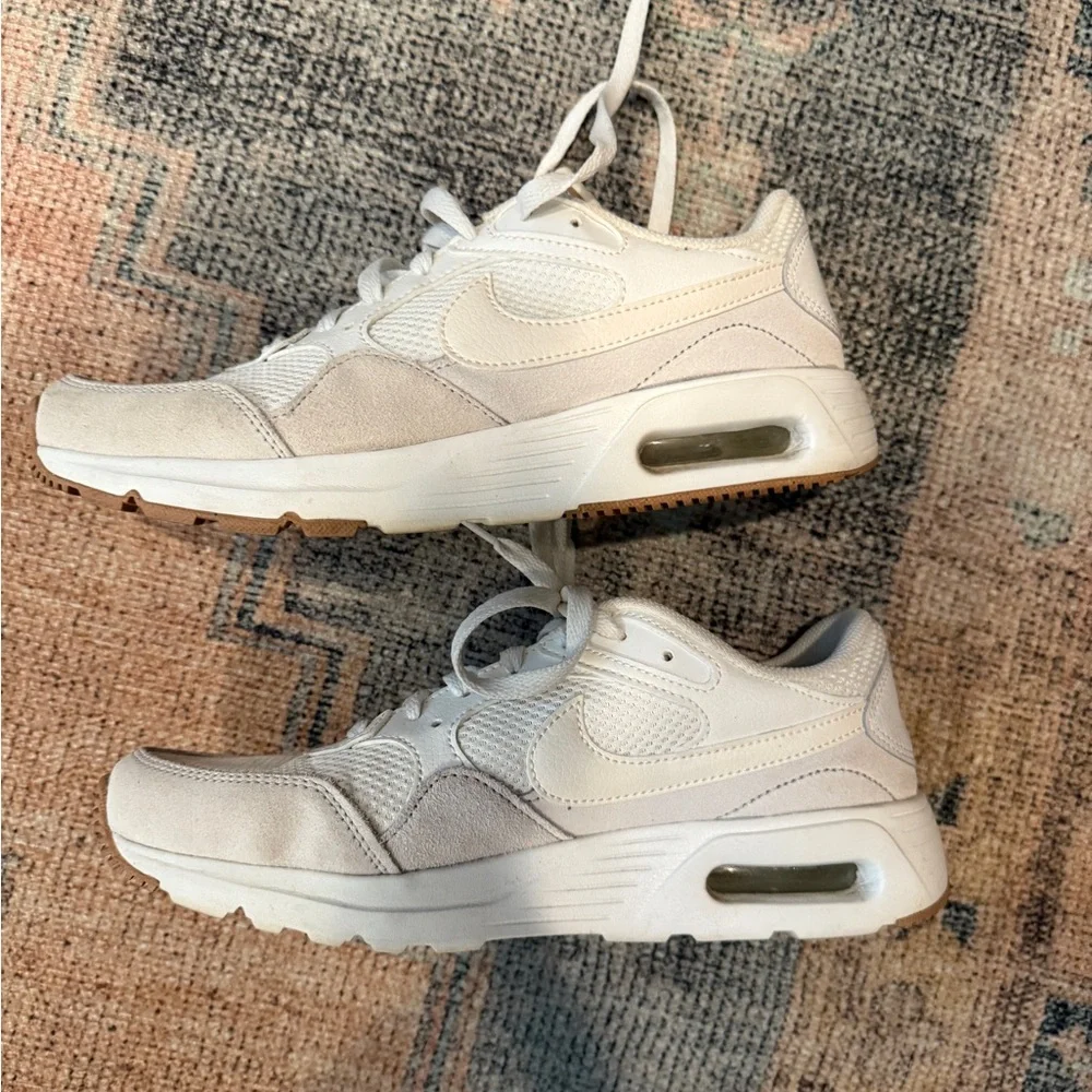 Nike Air Max, size 9.5. White. Good used condition! - Picture 2 of 5